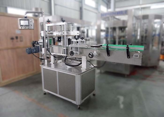 Porcellana Capacità automatica dell'imbottigliatrice 28000BPH del succo di RCGF con risciacquare funzione di coperchiamento fornitore