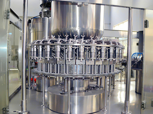 Porcellana Capacità completamente automatica delle imbottigliatrici del succo del grano 3.8kw 1000-30000BPH fornitore